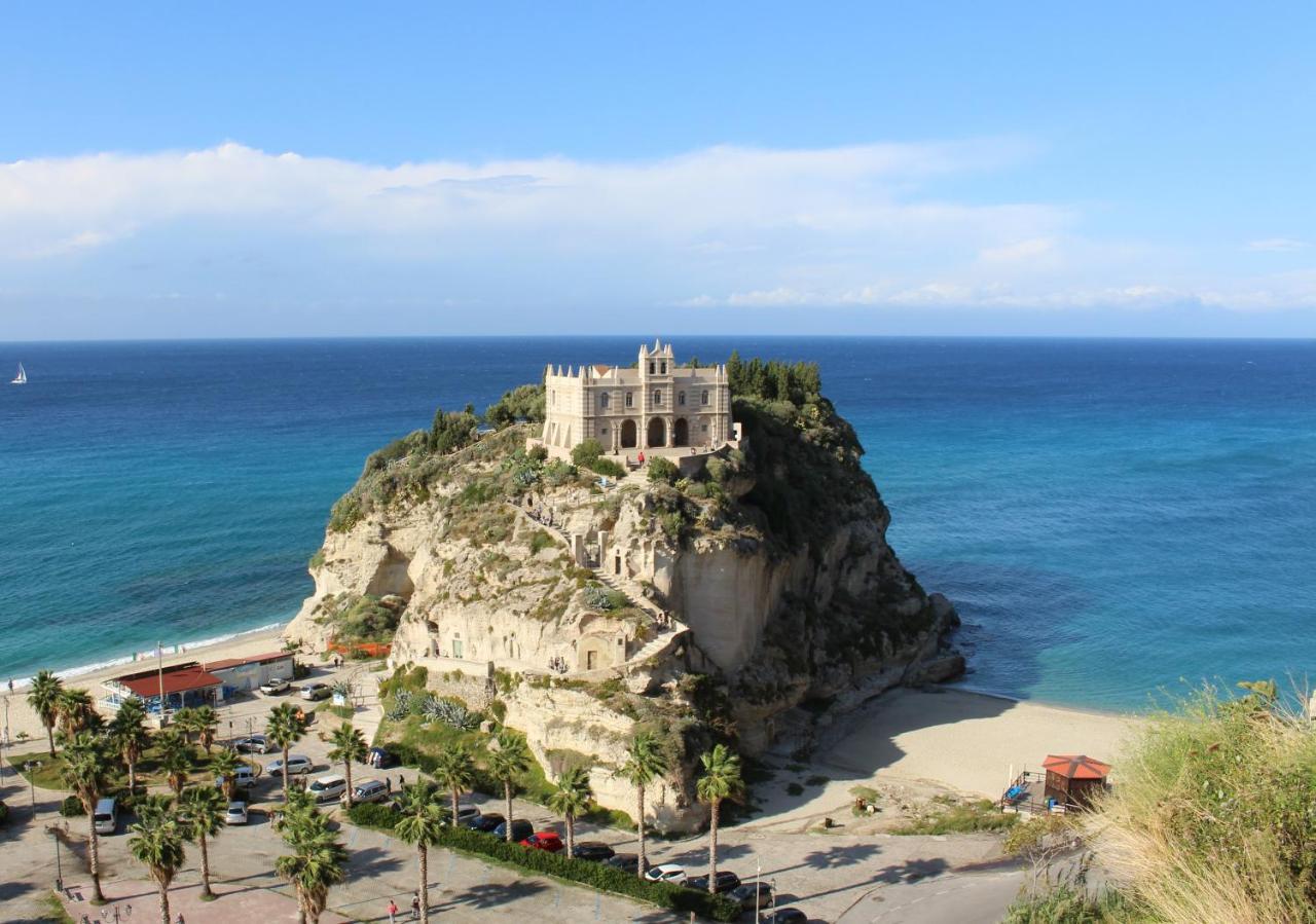 Villa Maria Elena Charme B&B Capo Vaticano Exteriör bild